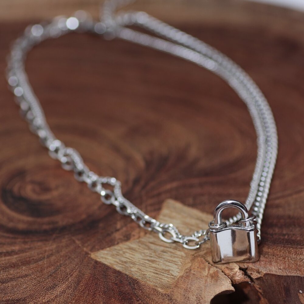 Lock Chain Pendant Layered Necklace - Picture 3 of 3